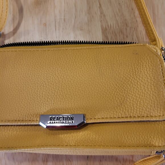 Kenneth Cole Reaction Yellow Pebbled Leather Cross Body 8" X 5" Zip - Picture 2 of 11